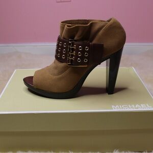 Ladies Michael Kors Tan St.Marks Peel Toe Heels Sz 8.5